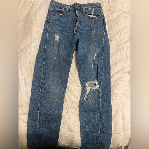 Revolve Levi’s Wedgie Icon Fit Jeans - Picture 5 of 7